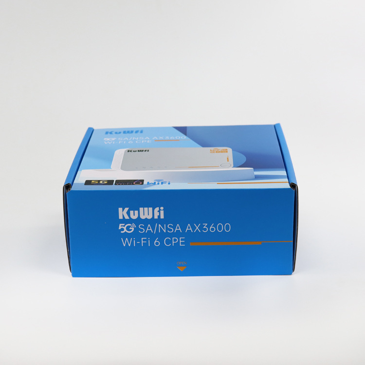 Cutie de ambalaj personalizată cu logo, carton ondulat 300gsm, ștanțare la cald, imprimare UV și embosare