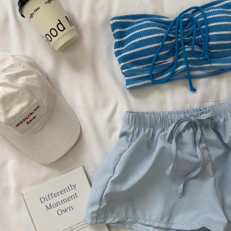Upravljeni bikini set s bandeau vrhom i halterom, podijeljeni dizajn, ženska plaža odjeća, trodijelni komplet
