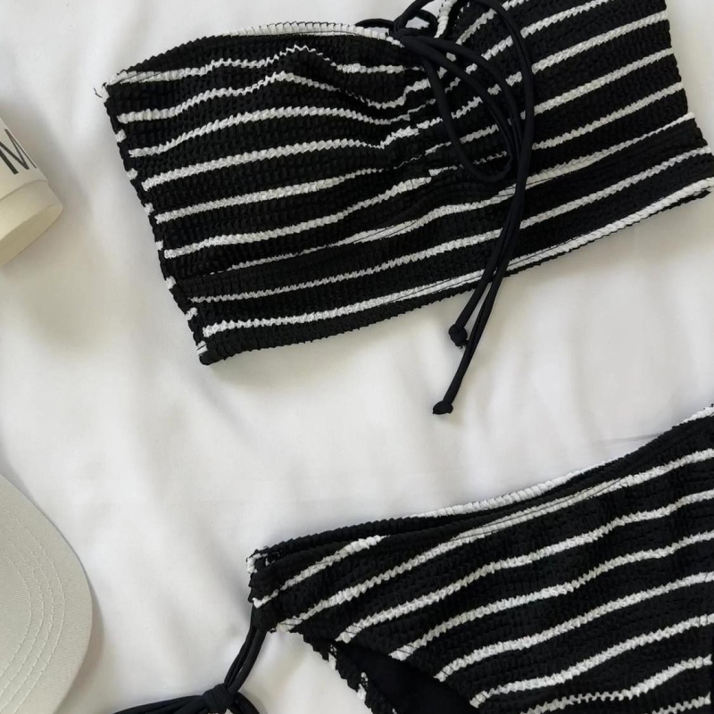 Upravljeni bikini set s bandeau vrhom i halterom, podijeljeni dizajn, ženska plaža odjeća, trodijelni komplet