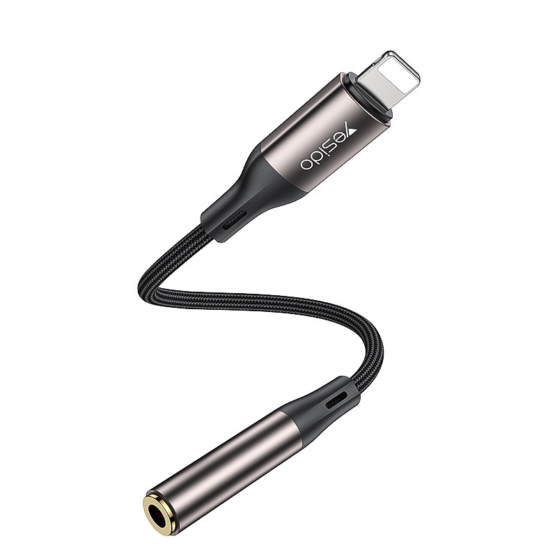 Cablu audio Lightning la 3,5 mm YAU45 pentru iPhone 14; miez împletit, placare cu nichel, carcasă din aliaj de aluminiu, greutate 28 g