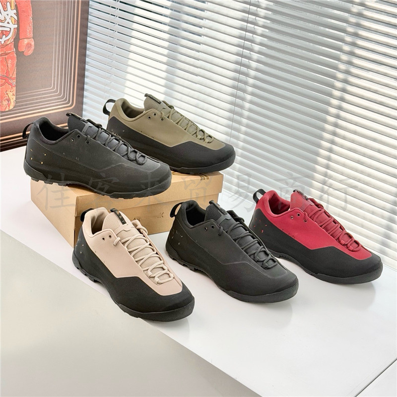 Pantofi de drumeție pentru bărbați, pentru toamnă - impermeabili, antiaderanți, rezistenți la abraziune, partea superioară din nubuk, talpă interioară din textil