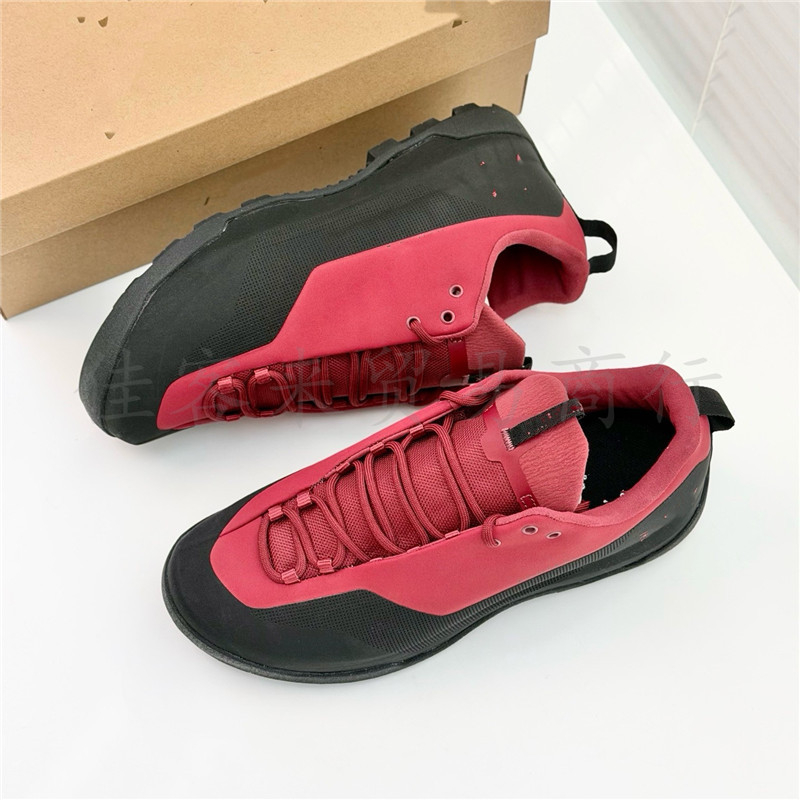 Pantofi de drumeție pentru bărbați, pentru toamnă - impermeabili, antiaderanți, rezistenți la abraziune, partea superioară din nubuk, talpă interioară din textil