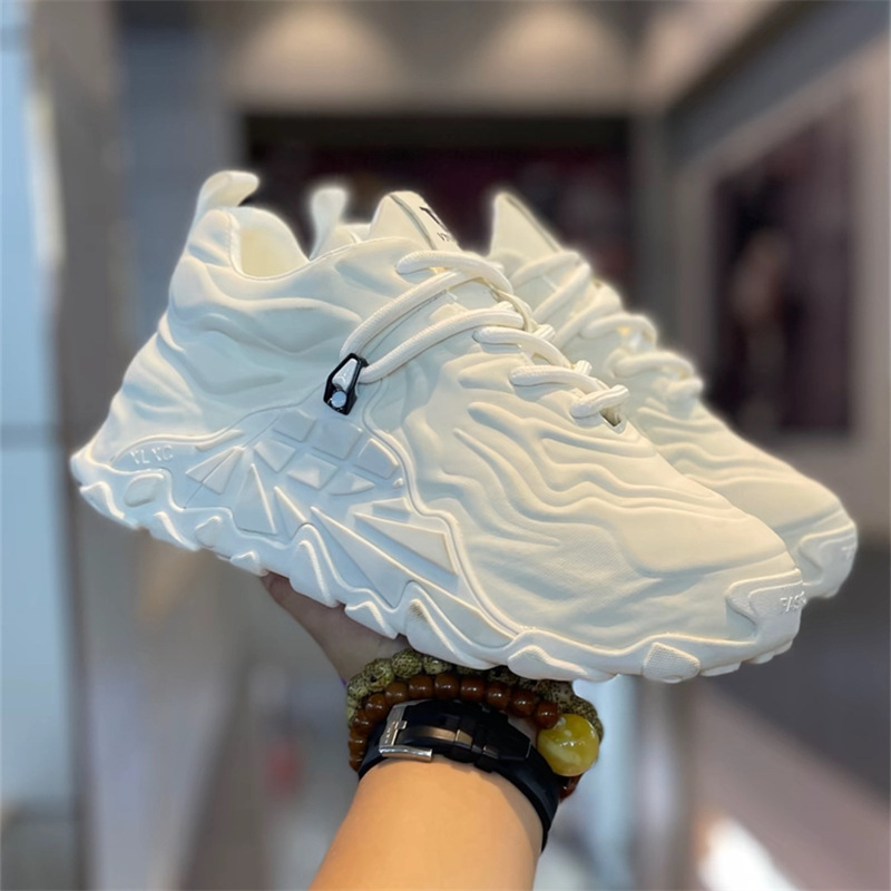 Muške tenisice Dad Sneakers – gornji dio od mikrovlaknaste kože, gumeni đon, srednje visoke, vezanje šnurkama, niski pet 1–3 cm