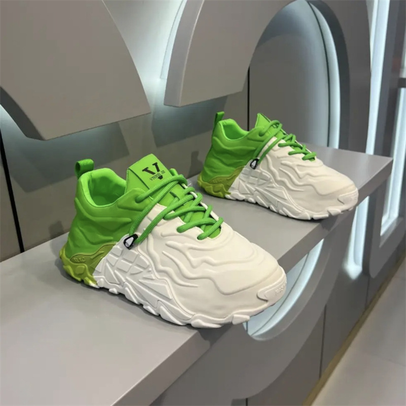 Muške tenisice Dad Sneakers – gornji dio od mikrovlaknaste kože, gumeni đon, srednje visoke, vezanje šnurkama, niski pet 1–3 cm