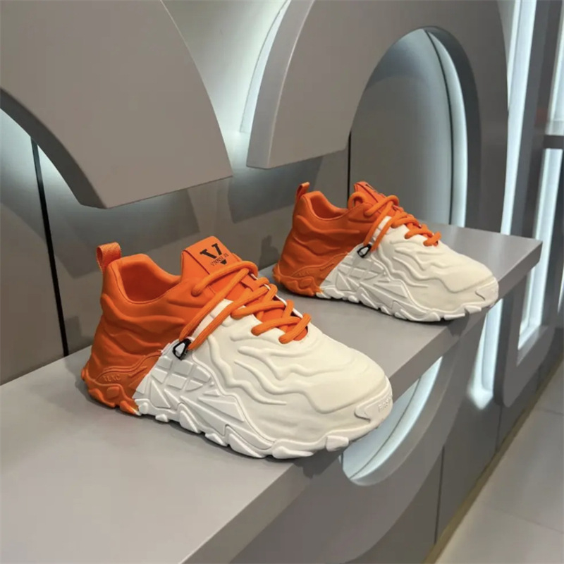 Muške tenisice Dad Sneakers – gornji dio od mikrovlaknaste kože, gumeni đon, srednje visoke, vezanje šnurkama, niski pet 1–3 cm