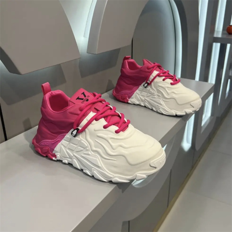 Muške tenisice Dad Sneakers – gornji dio od mikrovlaknaste kože, gumeni đon, srednje visoke, vezanje šnurkama, niski pet 1–3 cm