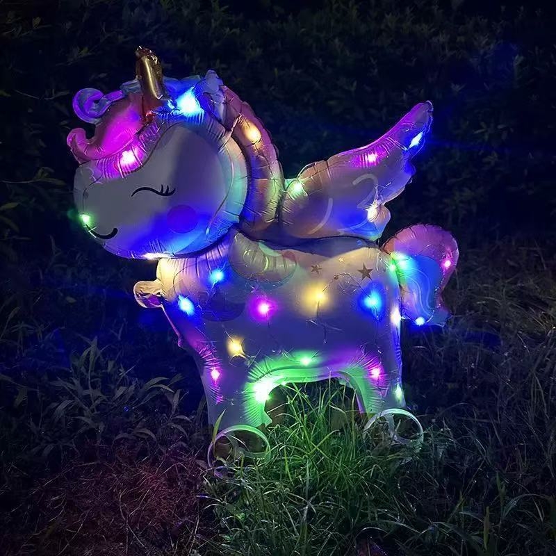 Balon s crtanim životinjama, svjetleći s kotačićima za hodanje djetetu — Materijal: aluminijska folija; Oblik: crtane životinje; Rasvjeta; Kotači