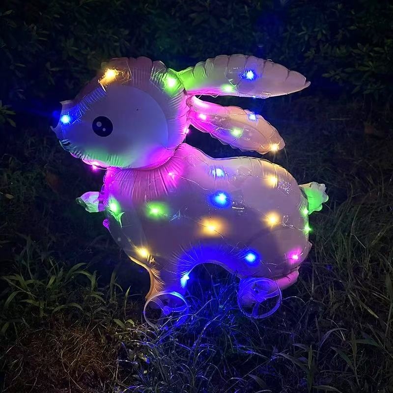 Balon s crtanim životinjama, svjetleći s kotačićima za hodanje djetetu — Materijal: aluminijska folija; Oblik: crtane životinje; Rasvjeta; Kotači