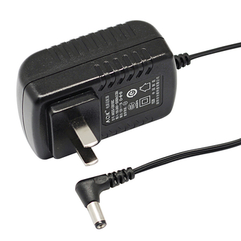 DB9 adapter s izkrivljenim priključcima (muški i ženski), RS-232/485/422 sučelje, model 800-00009904, za komunikacijske primjene