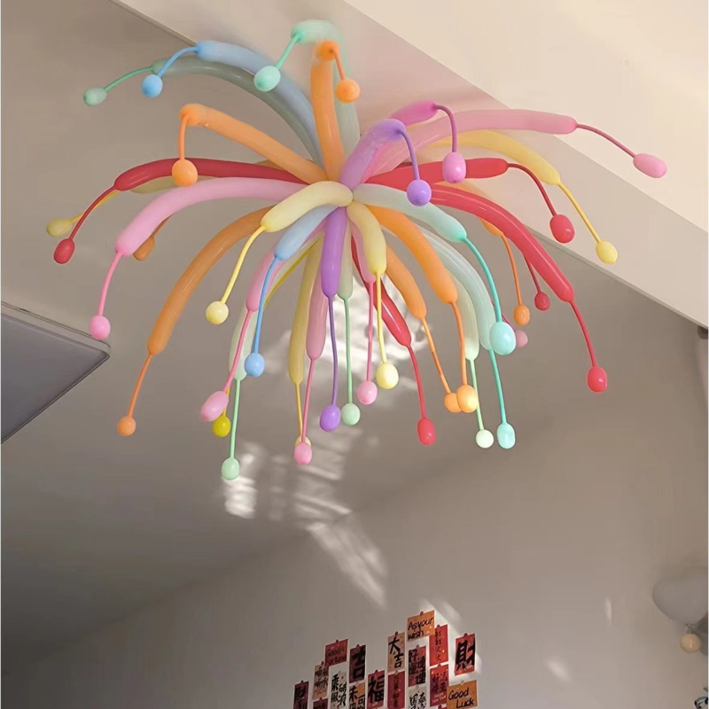 Festivalni latex baloni s dugačkom trakom, bez uzorka; tiskanje logotipa nije dopušteno; IP autorizacija: nema