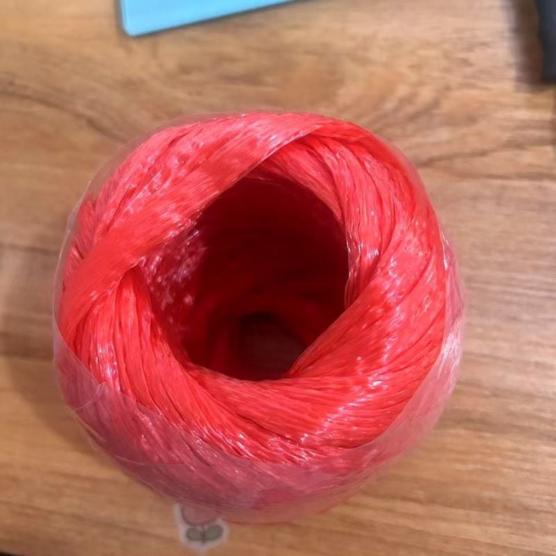 Sfoară de ambalaj din nailon – aproximativ 60 m lungime, lățime 5 mm, fibră de nailon, rezistență la rupere 13–22 kg