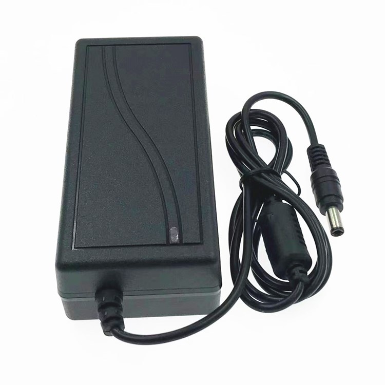 24V 3A kapcsolóüzemű tápegység LED fénycsíkhoz, LCD kijelzőhöz és vízszivattyúhoz