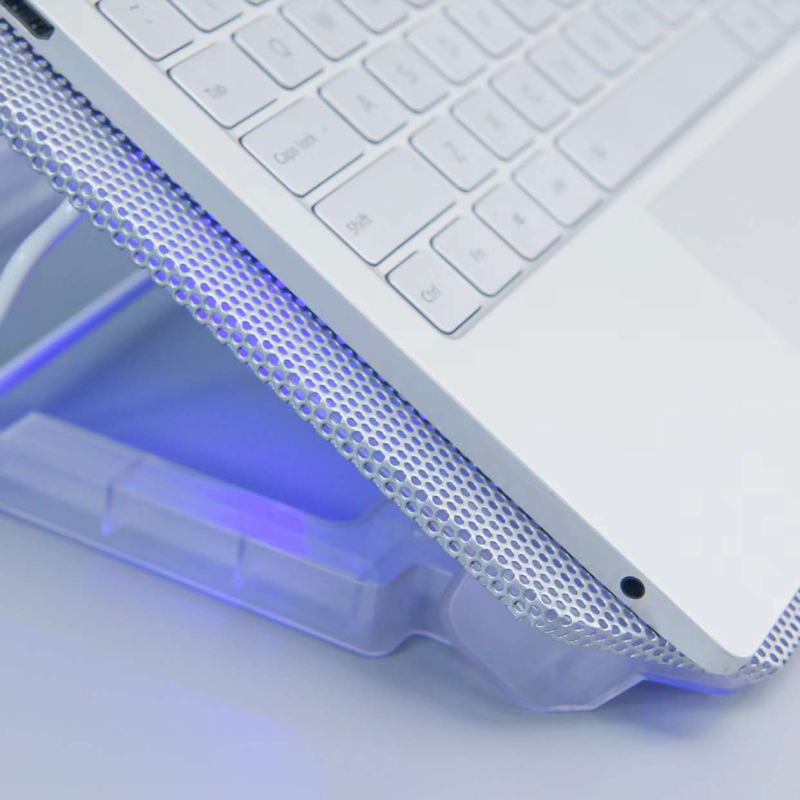 Notebook radiator S200C – ABS materijal, zračno hlađenje, dvije toplinske cijevi, dva USB priključka, tih rad