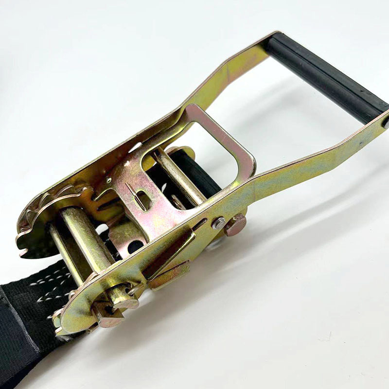 Autóbiztonsági öv feszítő heveder – Poliészter; Személyre szabható hossz; Manuális feszítő mechanizmus; 5 tonnás terhelhetőség; Kötél szélessége 4,8 cm