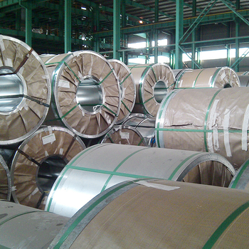 Bandă de ambalare PET din oțel-plastic, grosime 1,0 mm, lățime 16 mm, rezistență la tracțiune 6400 N, diametru exterior al rolei 600 mm, diametru interior 405 mm, lățimea rolei 150 mm, pentru ambalare și legare