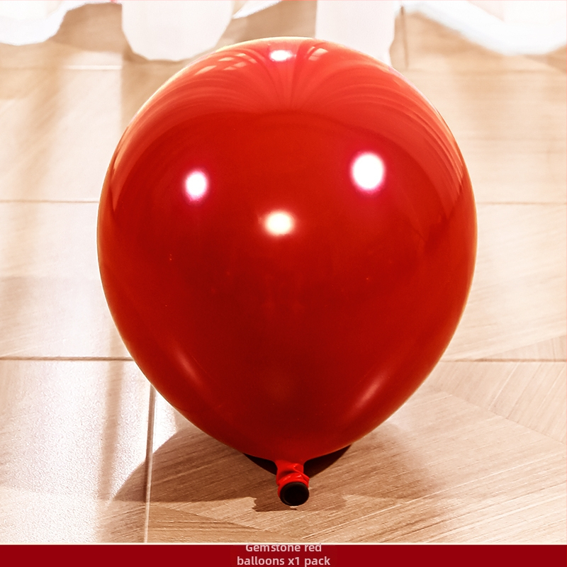 Balon dekoracije za novi dom, postavljanje scene za dnevni boravak i rekviziti za useljenje