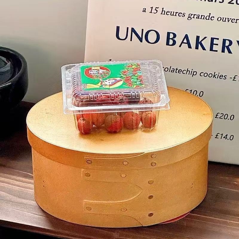 Drvena kutija za maramice, ovalnog oblika s retro zakovicama, model DD470, stolni organizator