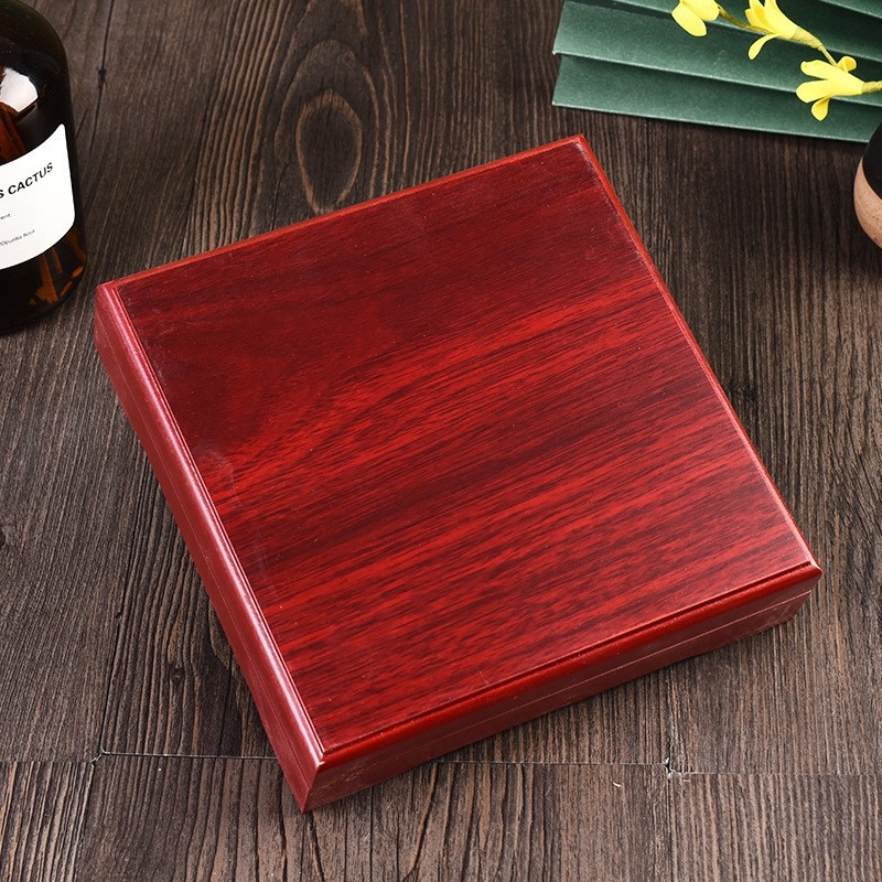 Cutie de ambalaj din lemn pentru insignii, medalii și monede, cu căptușeală EVA, gravură și imprimare serigrafică, model WZ-061