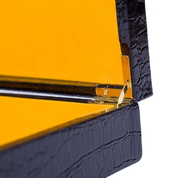 Cutie cadou pentru curea din fibreboard, ștampilă la cald argintie, interior din flanel auriu-gălbui, model PHDB0123, personalizabil