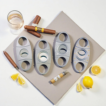 Ručne vyrobený nerezový rezák na cigary so vzorom, brúsený povrch, dvojstranná čepeľ, prispôsobiteľný