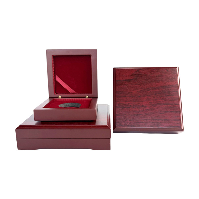 Drevená MDF škatulka na pamätné mince a zlaté/strieborné mince • Model BZBOX-0038 • Laserové gravírovanie, UV lakovanie, zlaté razenie • Tlač loga a prispôsobenie