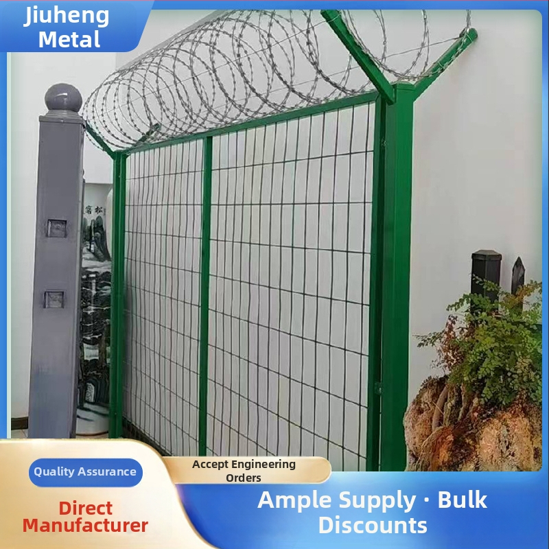 Ochranný plôt so špičkami proti lezeniu a ostnatým drôtom, hraničný plot v tvare Y