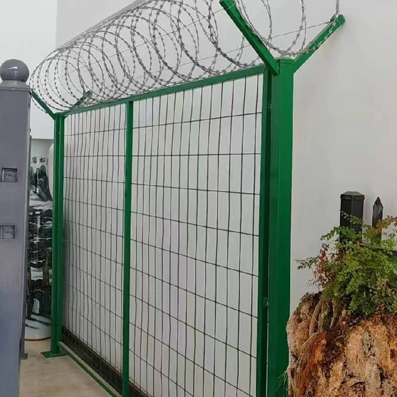 Охранителна ограда с антикачащи се шипове и бодлива тел, гранична ограда с Y-образни шипове