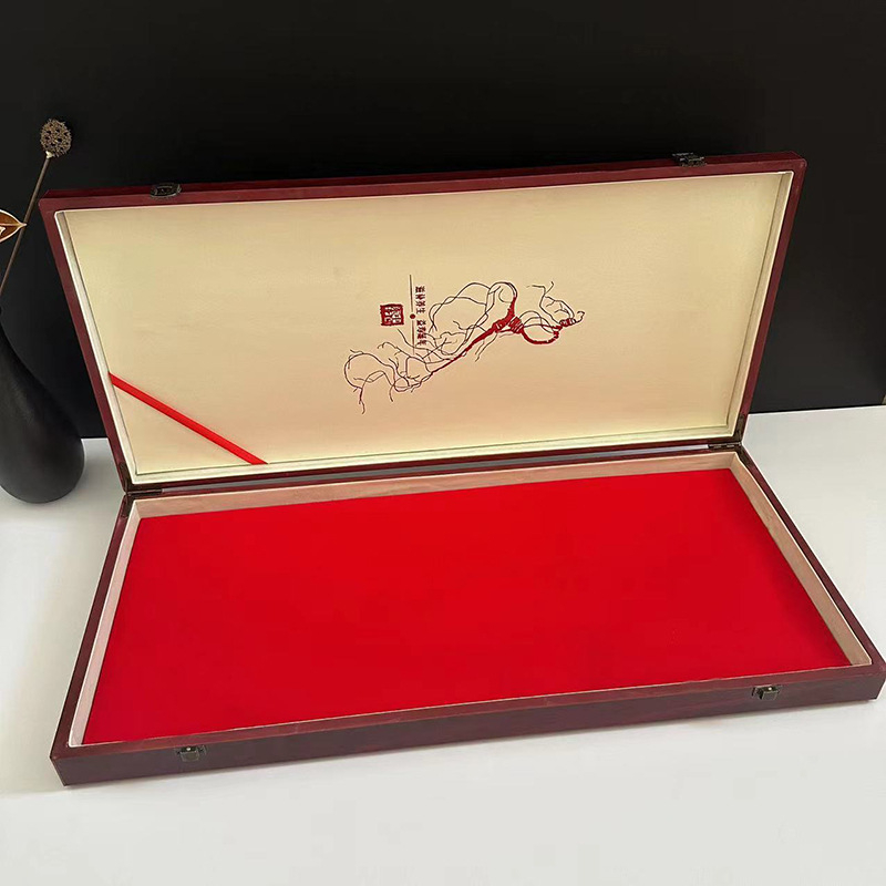 XH Ginseng Box – dutý vyrezávaný drevený darčekový box; materiál: fiberboard; spracovanie: vyrezávanie; výstelka: prispôsobiteľná; balenie: balovacia krabička