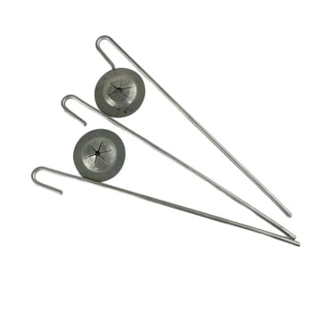 Cuier izolant tip J cu garnitură auto-blocantă pentru plasă anti-păsări la panouri solare • Material: oțel inoxidabil • Nucleu: oțel inoxidabil și aluminiu • Temperatură de lucru: 200°C • Conductivitate termică: 0.03 W/mK • Grad: A