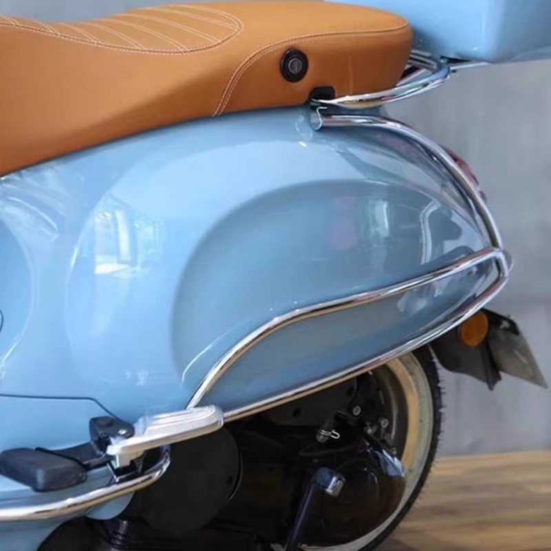 Suport de picior spate pentru Vespa Piaggio, Silk Circle material, finisaj Baking Paint