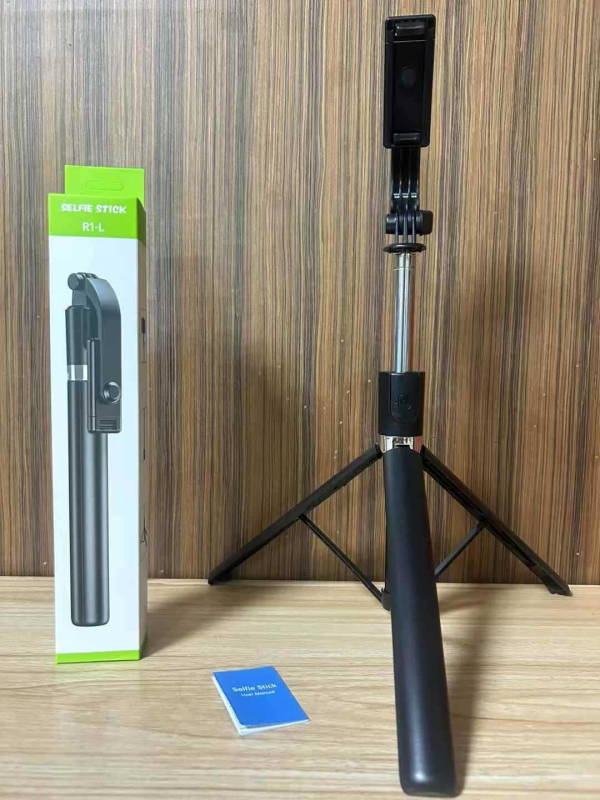 Селфи стика със светлина и Bluetooth дистанционно, тринога за пътуване и на открито, пластмасова конструкция