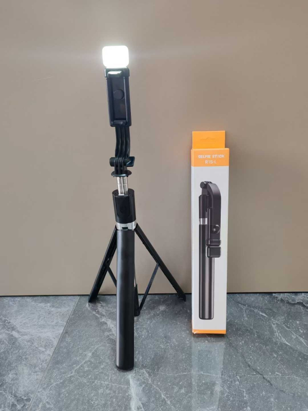 Селфи стика със светлина и Bluetooth дистанционно, тринога за пътуване и на открито, пластмасова конструкция