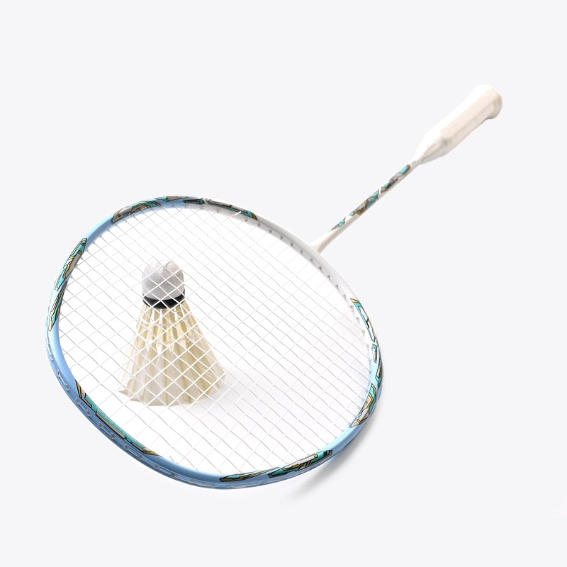 Guangyu 4U badminton reketa – okvir od karbonskih vlakana, težina 80–84 g, držač G4, direktni udarac