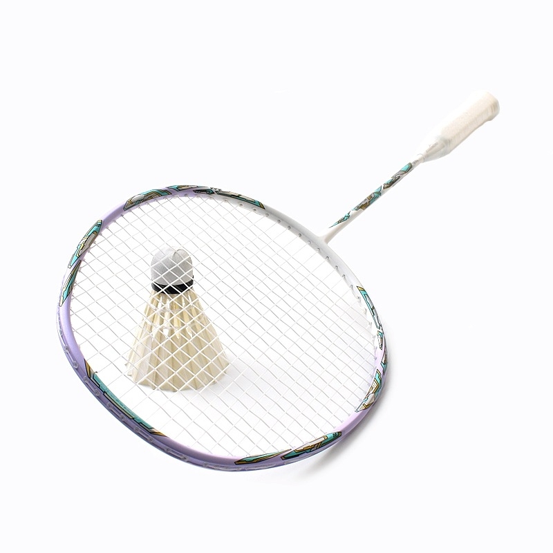 Guangyu 4U badminton reketa – okvir od karbonskih vlakana, težina 80–84 g, držač G4, direktni udarac