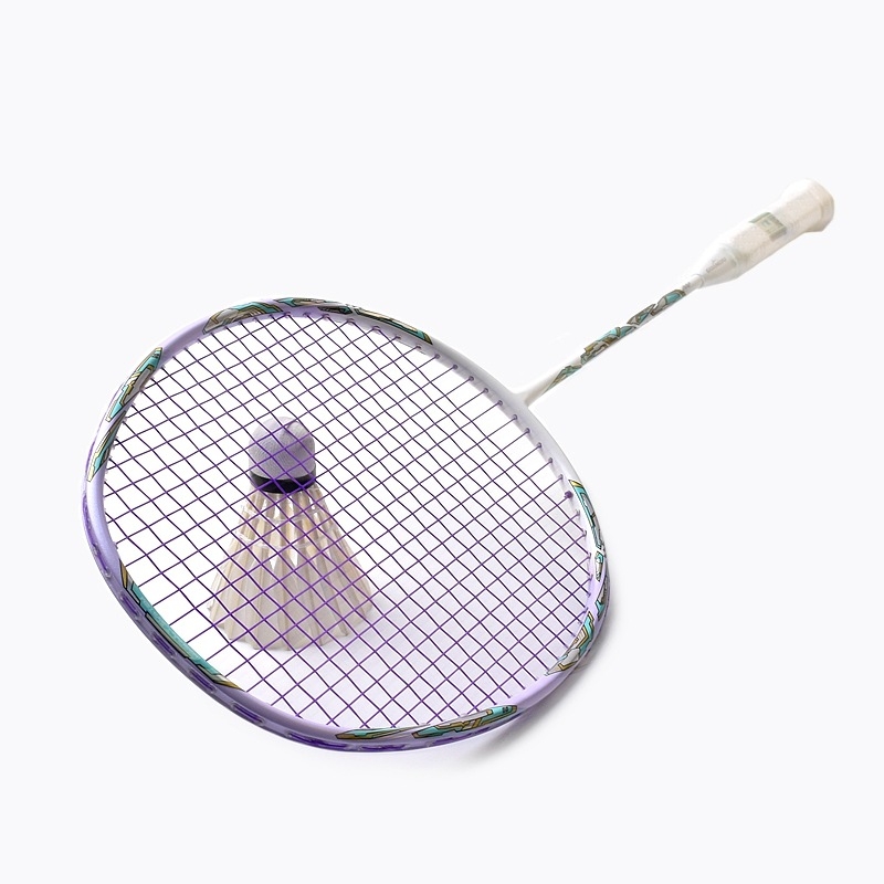 Guangyu 4U badminton reketa – okvir od karbonskih vlakana, težina 80–84 g, držač G4, direktni udarac