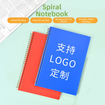 Notebook so spiralovým viazaním, jednoduchý a štýlový; 60 strán, prispôsobiteľná gramáž papiera, možnosť prispôsobenia spracovania.