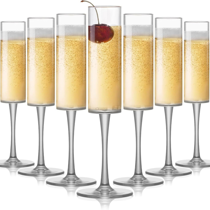 Jednokratna plastična čaša, prozirna visoka šampanj stil; moguć tisak loga; materijal: plastika; debljina stijenke 0,3–0,6 mm; pakiranje: čaša.