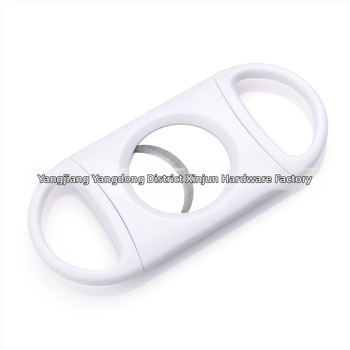 Φορητός πλαστικός κόφτης πούρων με λεπίδα από ανοξείδωτο ατσάλι, επαναχρησιμοποιούμενος, Διαθέσιμη εκτύπωση λογότυπου