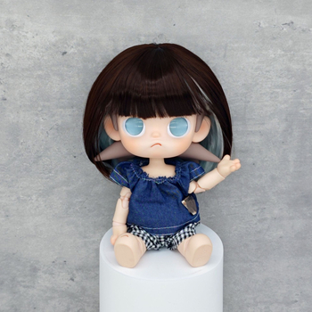Lucy perika - kratka bob frizura s bangs, dvobojna boja