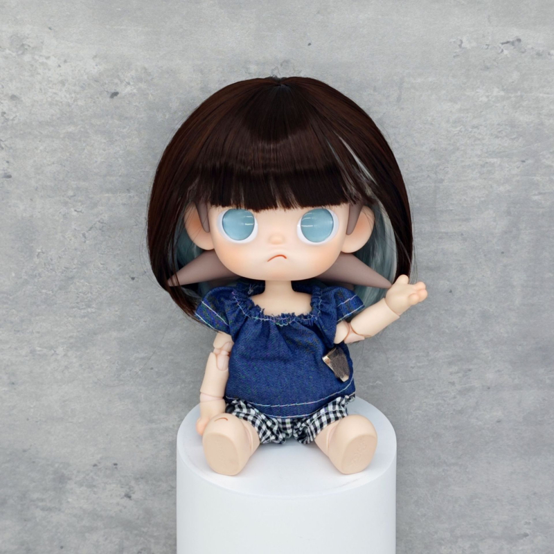 Lucy perika - kratka bob frizura s bangs, dvobojna boja