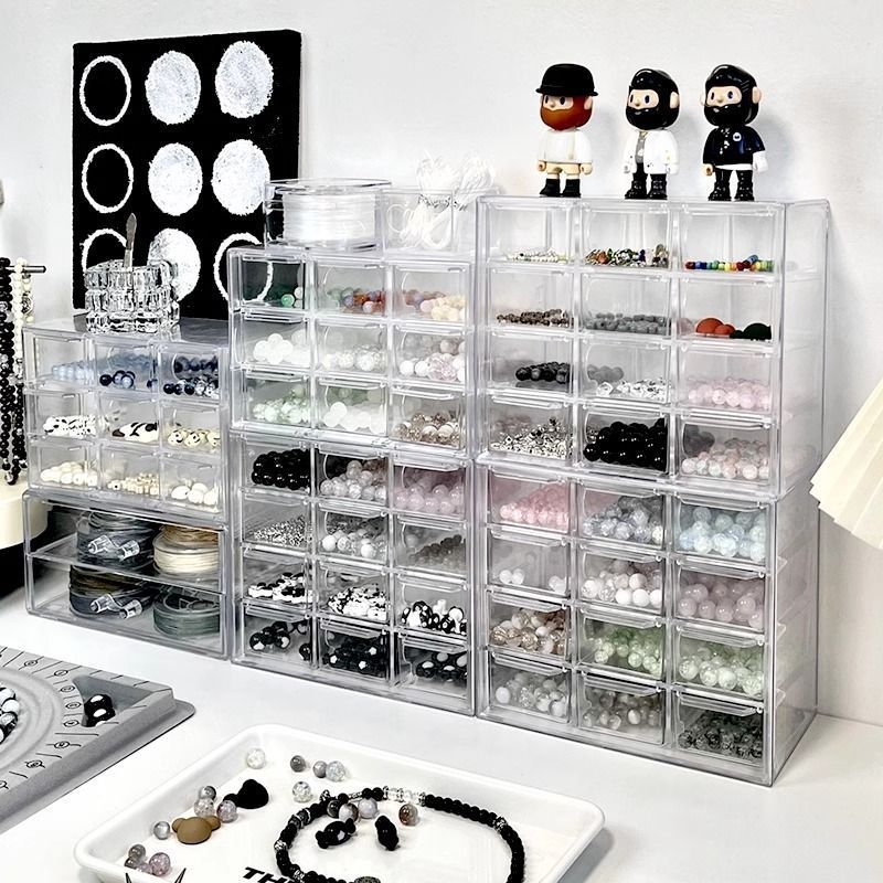 Gyöngy tároló doboz - fiókos asztali típus, átlátszó PET anyag, többszintű rekeszek, fa erezet mintázat, japán stílus