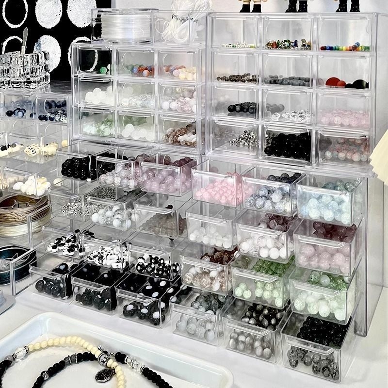 Gyöngy tároló doboz - fiókos asztali típus, átlátszó PET anyag, többszintű rekeszek, fa erezet mintázat, japán stílus