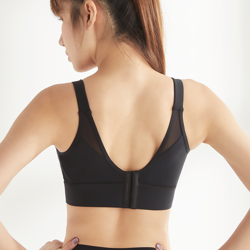 Jednostruki sportski grudnjak s Mold Cupom; brzo sušeći materijal Spandex/Lycra; glavni materijal Nylon 75%; podstava Nylon 90%; fiksne dvostruke naramenice
