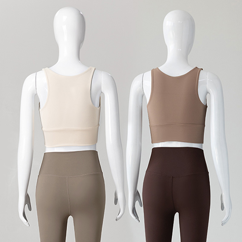 Ženski joga top s čvrstim košaricama, brzo suši, uski kroj, materijal najlon-spandeks, duljina struka