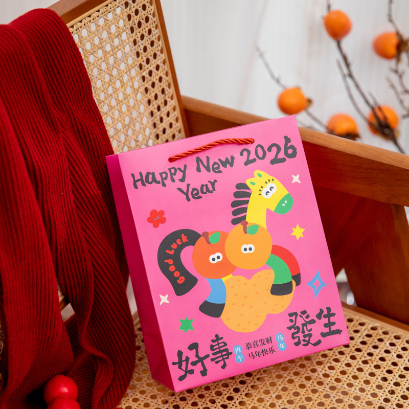 Darčeková taška s motívom koně, téma Rok koně 2026, kreslený štýl, biely kartón, pôvod: Jinhua, Zhejiang