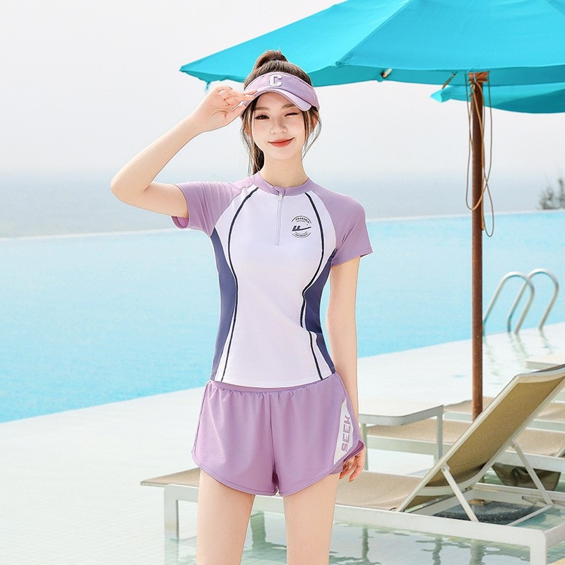 Дамски двучастен бански с подплънки за бюста, консервативно покритие, бързосъхнещ полиестер-еластан