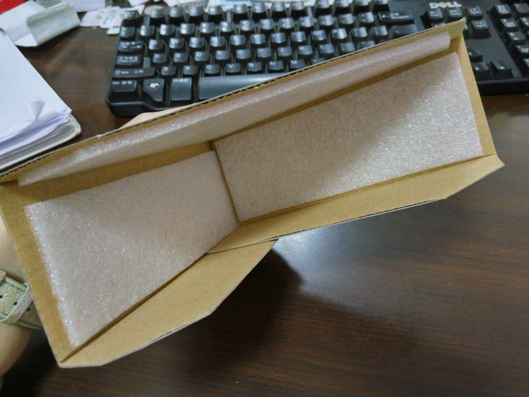 Zárható papírsarokvédő ajtókhoz, ablakokhoz és tükrökhöz – háromoldalas kraft papírból és hullámpapírból készült sarokvédő keretekhez