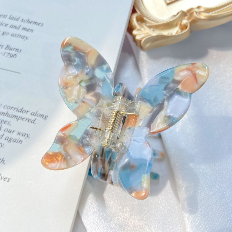 Kuka za kosu s leptirovim motivom – grip tip, korejski stil, ručna izrada, materijal: octena kiselina, prilagodljivo