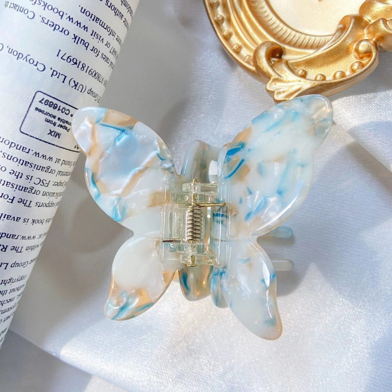 Kuka za kosu s leptirovim motivom – grip tip, korejski stil, ručna izrada, materijal: octena kiselina, prilagodljivo