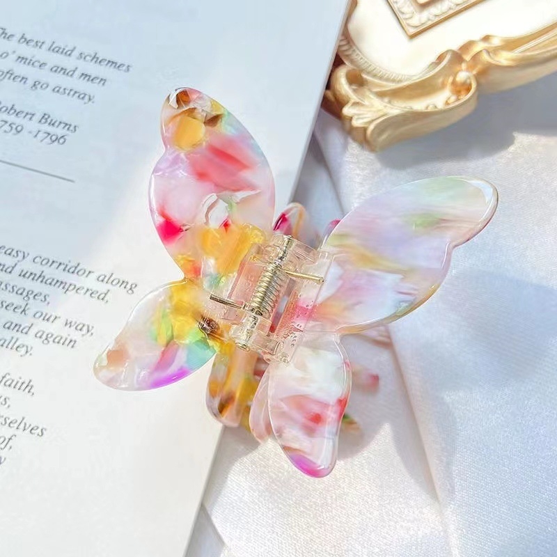 Kuka za kosu s leptirovim motivom – grip tip, korejski stil, ručna izrada, materijal: octena kiselina, prilagodljivo